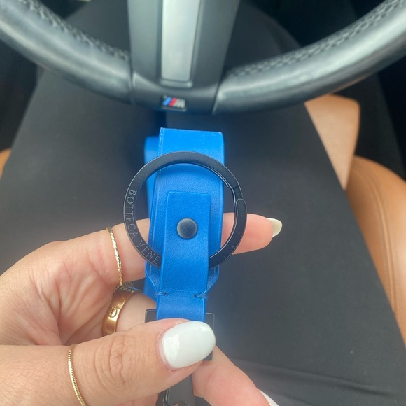 BOTTEGA VENETA LEATHER LANIARD - Picture 2 of 8